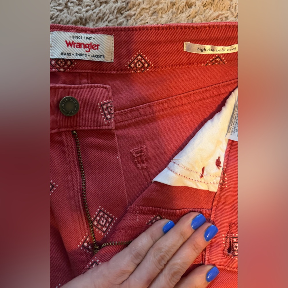 Wrangler High-Rise Bold Boot Jeans Bandanna Print - Picture 8 of 9